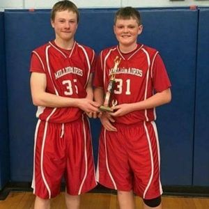 Meet your Posher, Avery